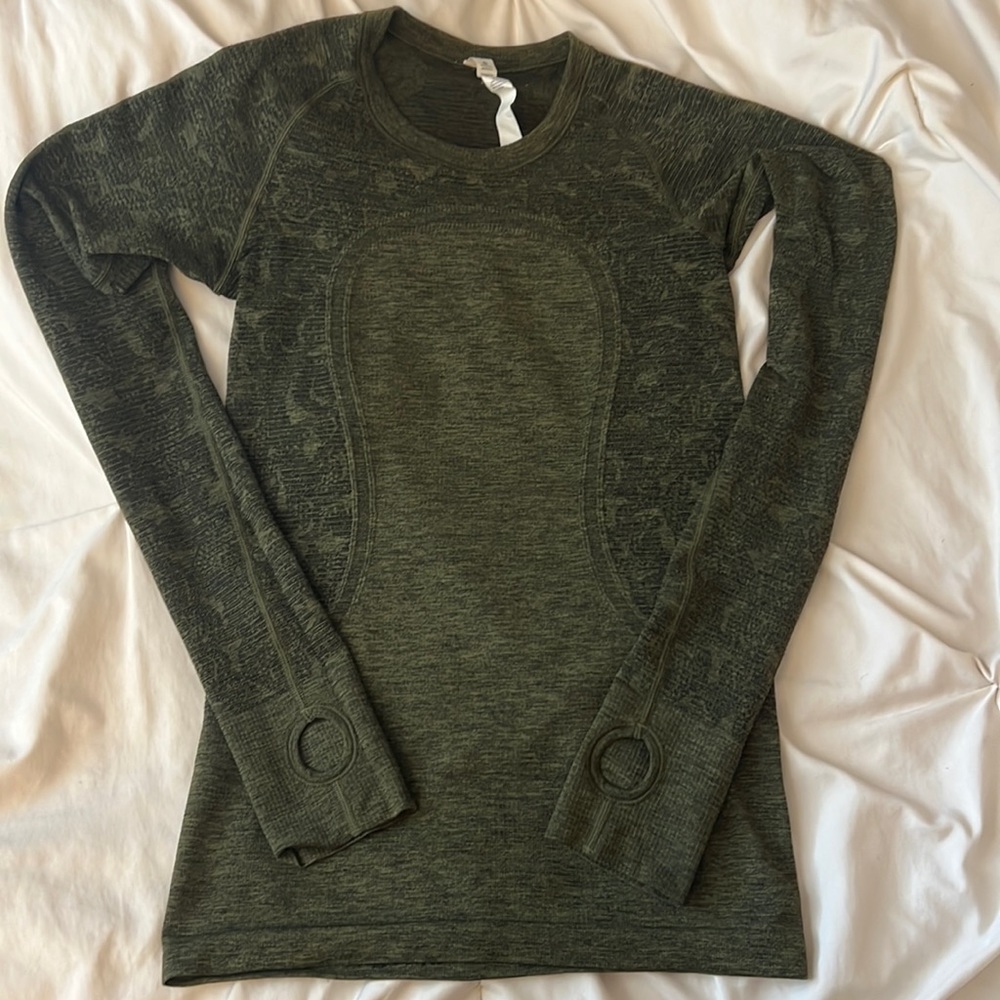 Lulu lemon top